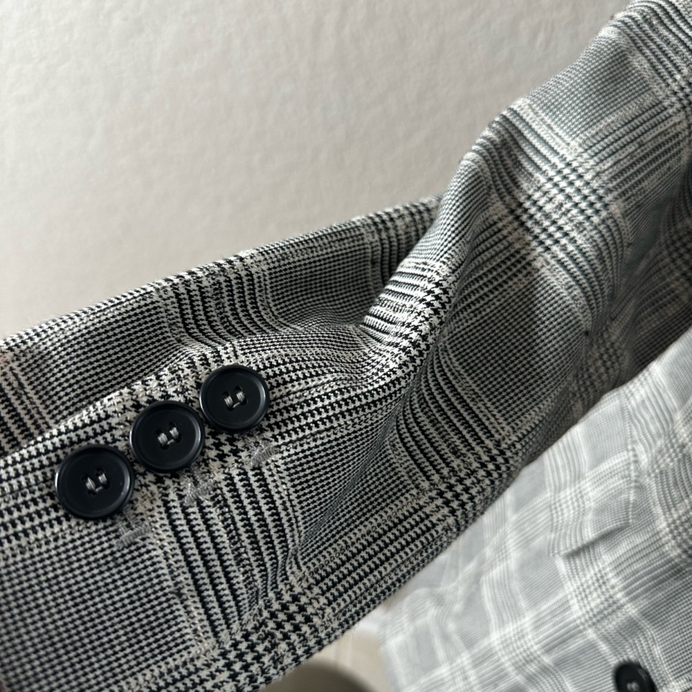 H&M Chic Gray Plaid Blazer Size 12 - Picture 3 of 6